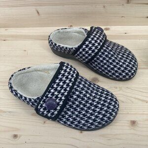 Vionic Womens Carlin Size 6 Supportive Orthoic Slippers Houndstooth Faux Fur
